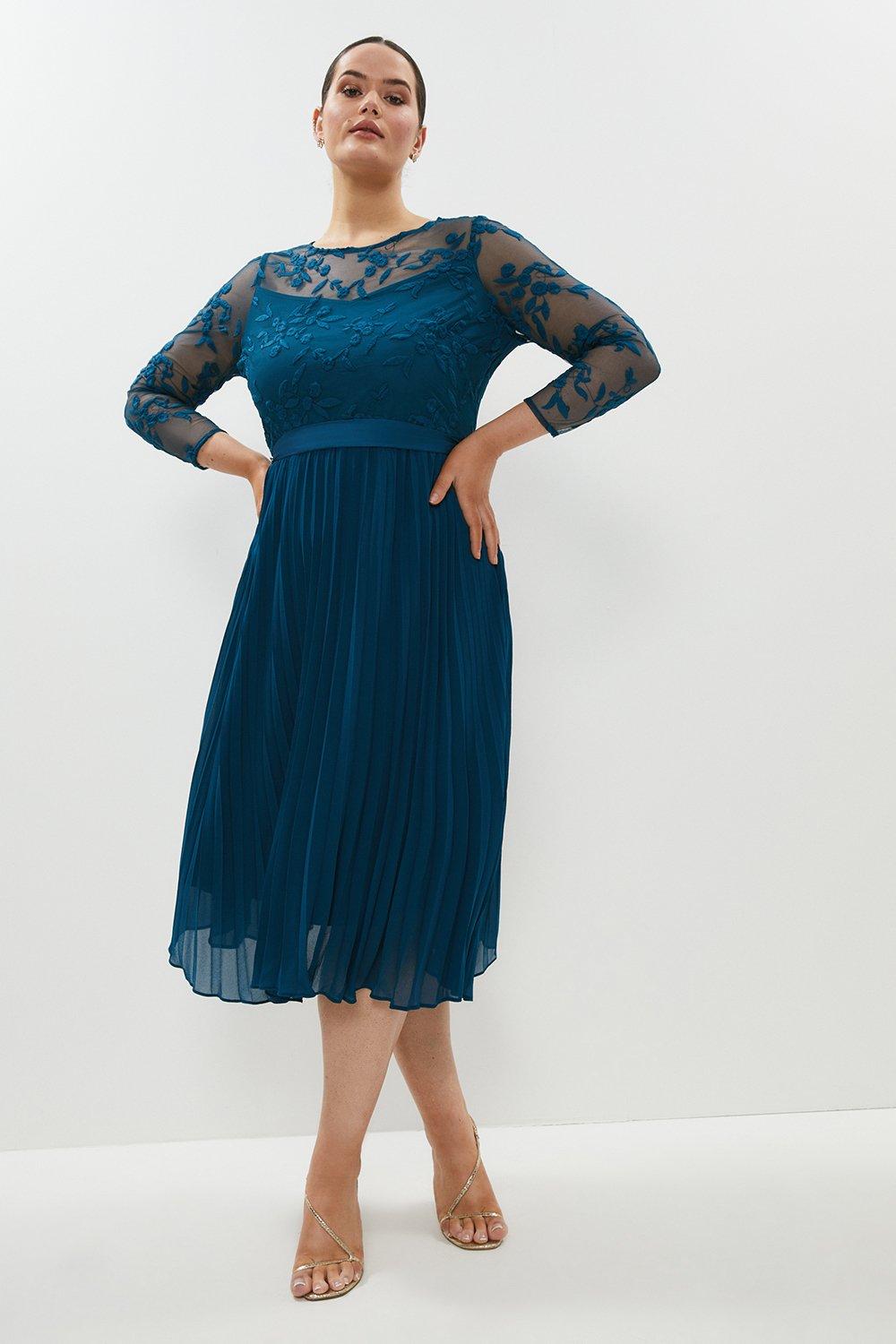 Plus Size Embroidered Long Sleeve Midi Dress - Blue