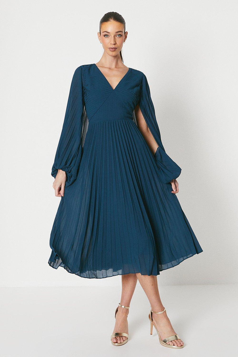 Pleated Georgette Dress With Oversized Sleeve - Blue