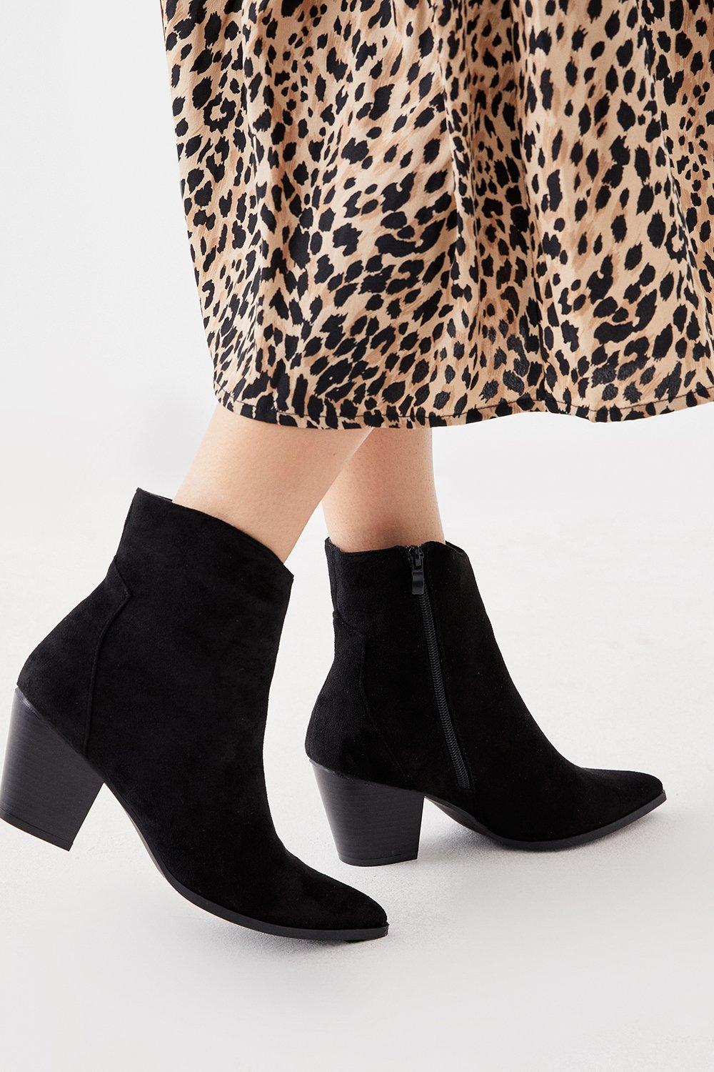 Missguided suede clearance chelsea boots